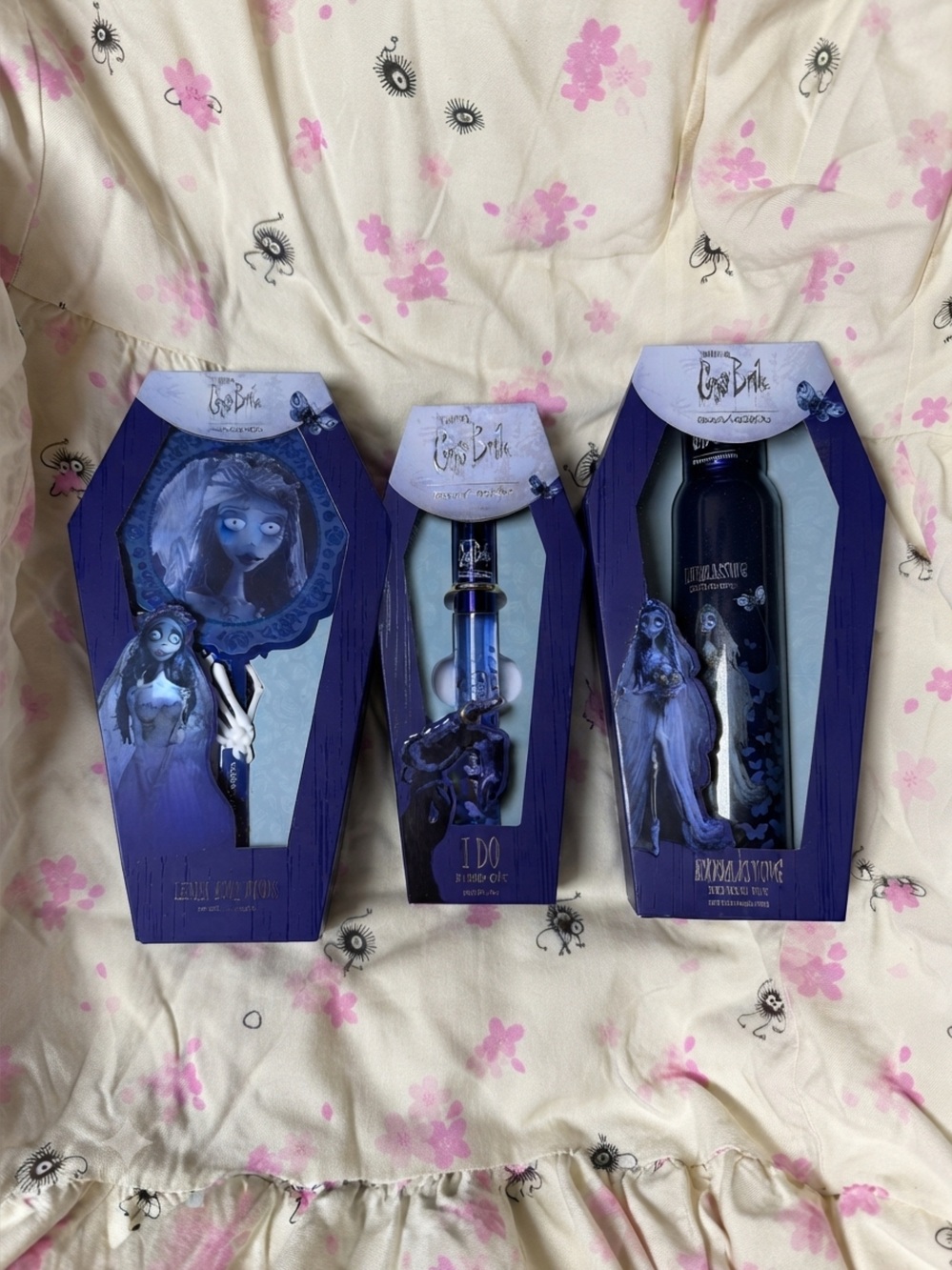 Beauty Creations Corpse Bride-Inspired Make up accessories